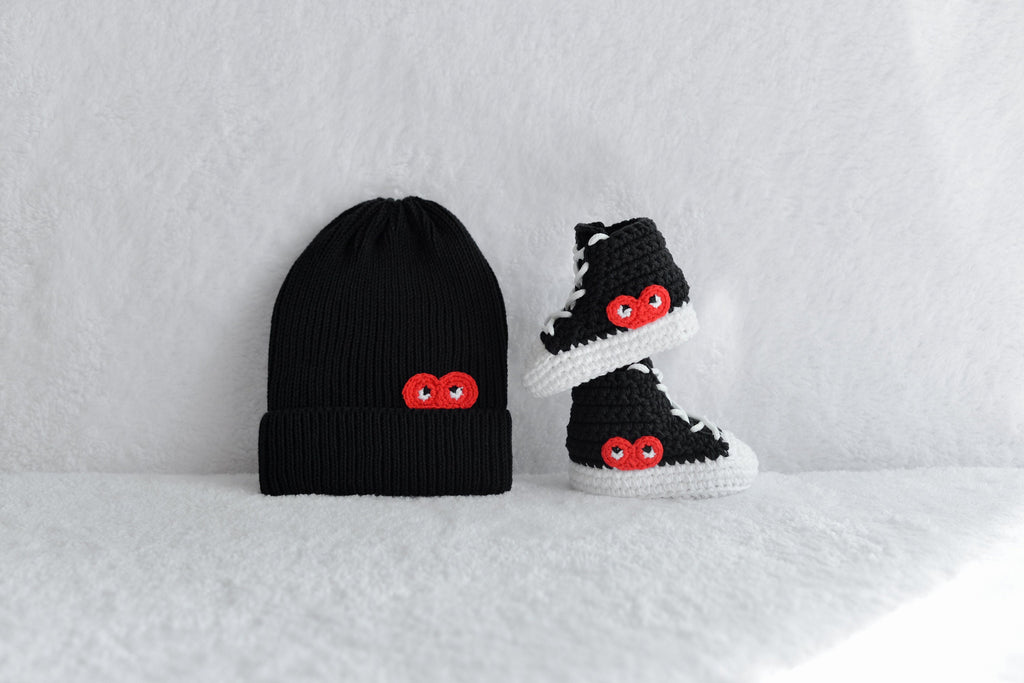 Crochet Baby Booties - Black Baby Booties - Baby Shower Gift - Newborn Booties