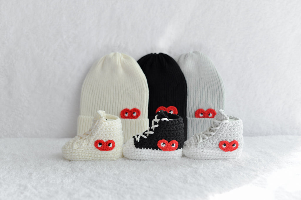 Crochet Baby Booties - Black Baby Booties - Baby Shower Gift - Newborn Booties
